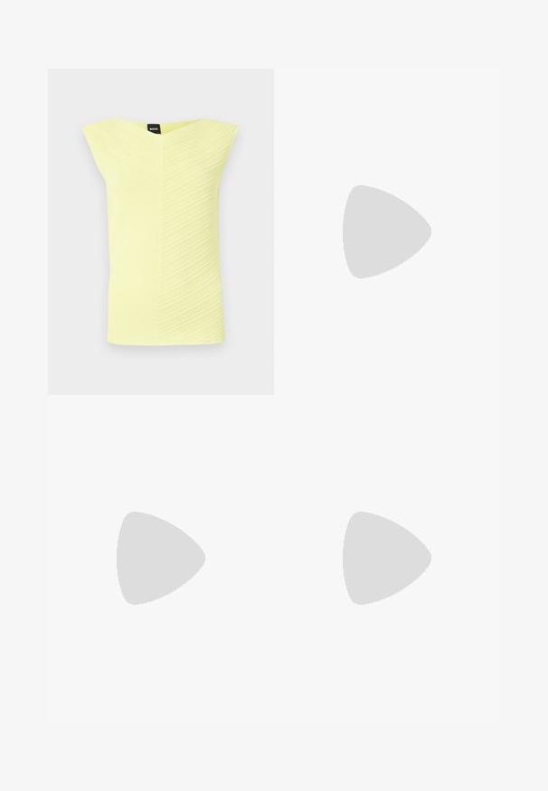 Haut sans manches texturé jaune avec un décolleté en V et un motif à rayures horizontales, étiquette de marque visible au niveau du décolleté.; Pantalons de jogging beiges en matériau brillant et lisse. Comprend une taille élastique avec cordon de serrage, des poches latérales et des jambes fuselées.; Talons hauts en cuir noir avec un bout pointu, dotés d'un talon fin et d'un accent en ton or sur la lanière réglable. Texture lisse.; Sac à main en cuir noir avec un design structuré, featuring une forme cropped, une poignée supérieure et des accents en matériel doré. Bandoulière réglable incluse.