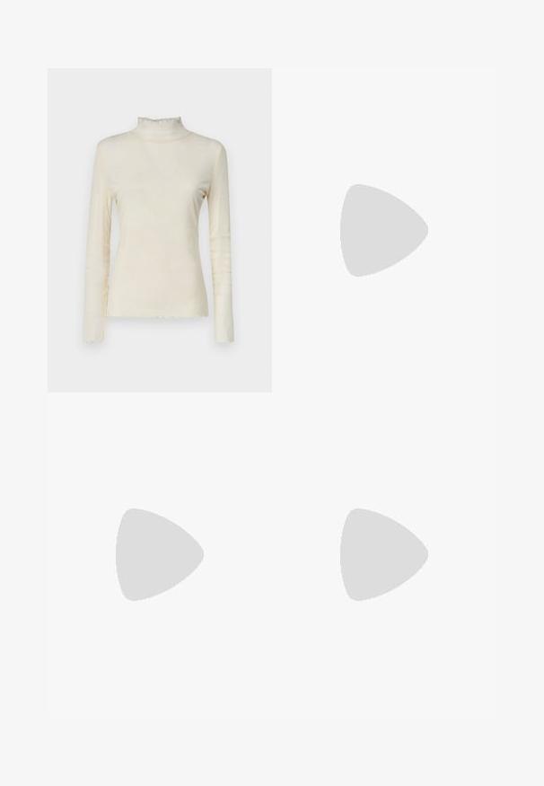 Top de manga larga y cuello alto en color crema, confeccionado en una tela suave y elástica con una textura lisa y un dobladillo ligeramente cropped.; Pantalones de pana anchos en color beige con cintura ajustable, que presentan una textura acanalada y un corte relajado. Sin bolsillos visibles ni detalles de hardware.; Mocasines de cuero beige claro con un frente cosido y un tacón de plataforma negro texturizado. Presenta un diseño curvado y una ligera elevación.; Bolso de mano marrón, texturizado, hecho de un material suave de terciopelo con forma rectangular, asas superiores dobles y una correa marrón desmontable.