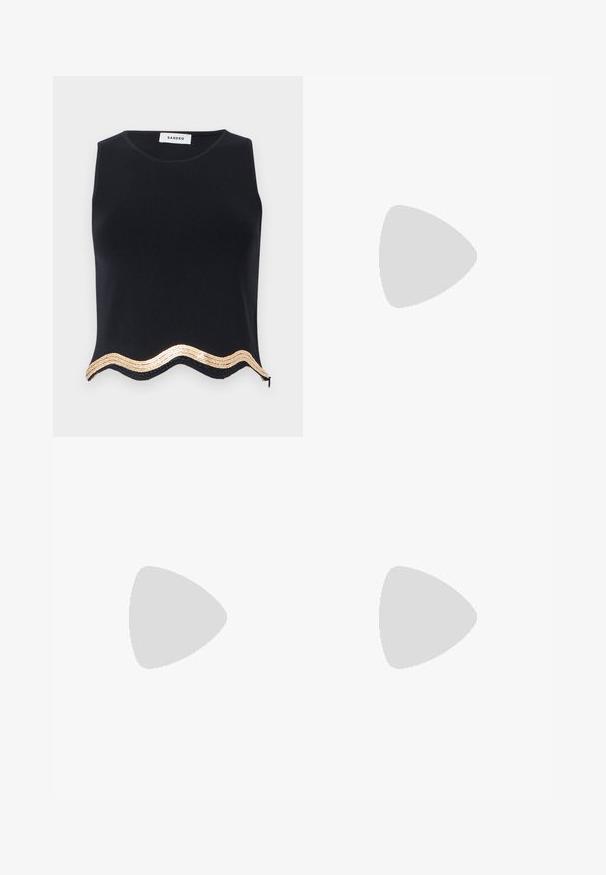 Svart ermeløs topp med en teksturert finish, featuring en scalloped hem dekorert med gullpaljetter og en diskret sideglidelås.; Beige linnen midi-skirt med en frontspalt, med en knappelukking på venstre side og en lomme, glatt tekstur.; Sorte patent slingback hæl med spids tå, featuring tekstureret slangeskind, justerbar rem og en kort, tekstureret blokhæl.; Svart skinn crossbody veske med to frontlommer, gyldne spenner, glidelåslukking og en slank stropp. Teksturert overflate og kompakt rektangulær form.