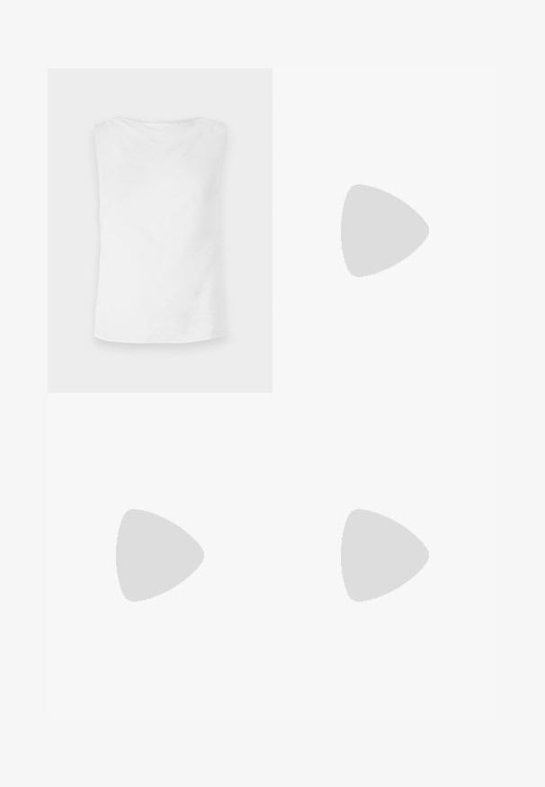 Top branco sem mangas com corte reto, tecido suave e decote arredondado. A barra é ligeiramente curva, proporcionando um ajuste descontraído.; Jeans de perna larga em azul claro com lavado desbotado, cinco bolsos, fecho de botão e bainhas retas. Feitos de denim com uma textura suave.; Sandálias de tacão preto laqueadas com bico quadrado, tiras para o tornozelo e fivelas prateadas. Apresentam um salto bloco chunky para estabilidade.; Bolsa de couro preta com forma curva, alça destacável e detalhes em dourado. A bolsa possui uma aba com detalhe de fivela.