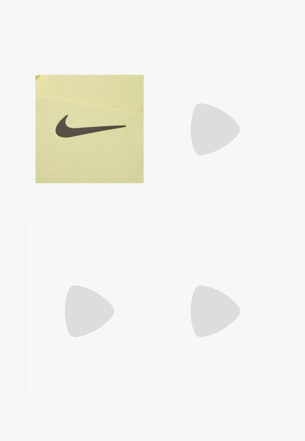 T-shirt de sport Nike de couleur jaune clair, avec un logo swoosh noir. Le tissu a une surface texturée et respirante. Coutures minimales visibles.; Shorts de sport en mesh noirs avec une taille à cordon de serrage, présentant une texture perforée et un petit logo blanc en bas à droite.; Chaussure de sport noire avec tige en maille, accents gris et semelle intermédiaire texturée. Présente un logo proéminent et un design à lacets. Semelle extérieure en caoutchouc pour une meilleure adhérence.; Un sac de sport noir en tissu lisse, avec des compartiments à double fermeture éclair, des poignées rembourrées et un grand logo Nike blanc sur le devant.