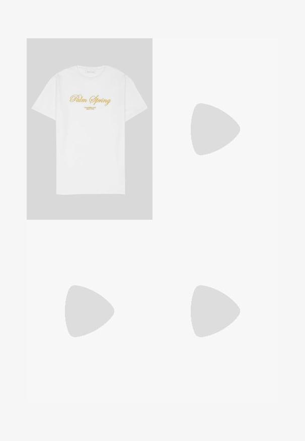 Fehér pamut póló, arany szöveggel, amely így szól: "Palm Spring", alatta pedig a "California Love Eighty Five" felirat található, laza fazonnal és kerek nyakkivágással.; Világoskék farmer rövidnadrág finom virágmintával, rugalmas derékkal és egyenes szabással. Zsebek nem láthatók.; BOSS BALTIMORE - Sportcipő - open blue; Fekete üzenetküldő táska sima anyagból, hajtókás fedéllel, ezüst csattal és állítható vállpánttal.