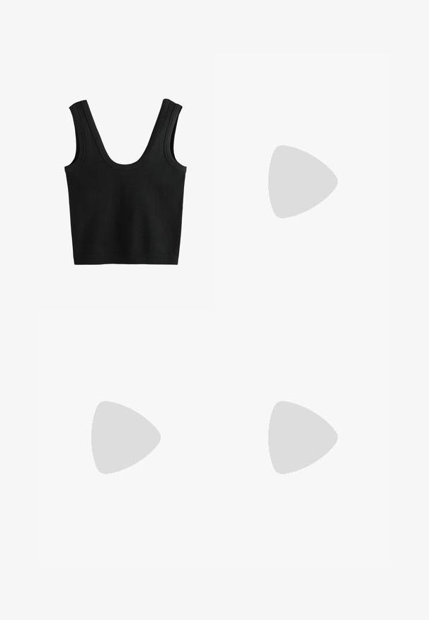 Schwarz gerippter Tanktop mit weitem Rundhalsausschnitt und dickem Träger. Der Stoff ist strukturiert und sorgt für eine enge Passform. Es sind keine zusätzlichen Details vorhanden.; Schwarzer Stoff mit subtiler Textur, ausgestattet mit einem Reißverschluss. Der Reißverschluss hat einen metallischen Ziehgriff, der sich gegen glattes, drapiertes Material abhebt.; Braune Lederloafers mit glatter Oberfläche, verziert mit einer gesteppten Gestaltung und dekorativen Quasten an der Vorderseite. Flache Sohle und runde Zehenform.; Gewebte Tragetasche mit orangefarbenen, pinken, grünen und cremigen Streifen, ausgestattet mit doppelt geflochtenen Griffen und strukturiertem Aussehen.