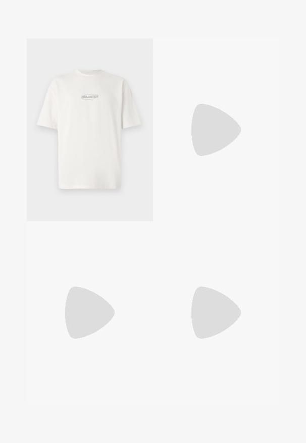 Bijela pamučna majica s okruglim izrezom i kratkim rukavima, s malim sivim logotipom "HOLLISTER" u središtu prsnog dijela.; Bež kratke hlače od pamuka s elastičnom waistbandom, vezicom i bočnim džepovima. Glatka tekstura i dužina iznad koljena.; Bijela kožna tenisica s utisnutim uzorkom, teksturiranom bijelom potplatom i crnim naglaskom na peti. Ima zaobljen nos i ravne vezice.; Crni messenger ruksak od glatkog materijala, s preklopom, srebrnim kopčanjem i podesivim remenom za rame.