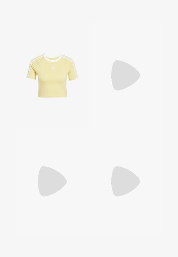 T-shirt gialla tagliata realizzata in morbido tessuto, con colletto a coste bianche e tre strisce bianche su ciascun spalla, con logo sul petto.; Gonna plissettata blu navy con una larga cintura, caratterizzata da strisce orizzontali rosse e bianche sull'orlo e un'etichetta con logo sulla cintura.; Scarpa nera in vernice con tacco alto, punta affusolata, cinturino alla caviglia e motivo testurizzato a coccodrillo. Design con tacco quadrato.; Borsa plissettata gialla in morbida pelle ecologica, con una forma morbida, una sola tracolla e un design superiore arricciato.