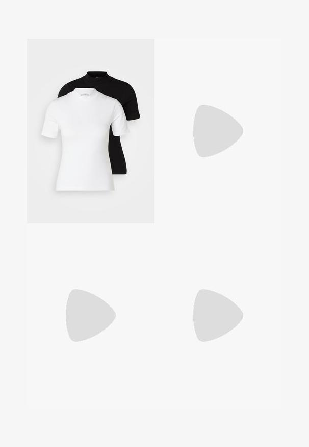 Even&Odd Petite 2 PACK - Tricou basic - white/black; Jeans denim cu croi larg, de culoare albastră închisă, cu talie înaltă, design cu cinci buzunare și tivuri răsucite. Textură netedă cu detalii de cusătură subtile.; Pantofii cu toc înalt, argintii, cu vârf ascuțit, finisaj metallic, două curele decorative și un toc subțire cu vârful negru.; Cerceii în formă de inimă argintie sunt decorați cu pietre clare fațetate, având un cadru texturat. Setul include stiluri cu buton și cu pandantiv.