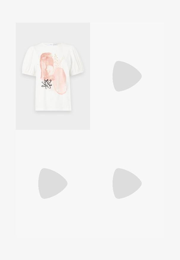 Hvit topp med korte ermer og puffede skuldre, dekorert med abstrakte rosa og gullmønstre samt et svart blomstermotiv på forsiden.; Sorte vide benklær med en glatt tekstur, med høy midje, frontfold og metallknappdetaljer.; Svart lakkert høye hæler med spiss tupp, ankelstropp og teksturert krokodilleskinn-mønster. Design med firkantet blokkhæl.; Person i mørkebrun frakk som holder en blank mørk burgunder lærveske med justerbar skulderreim mot en lys bakgrunn.