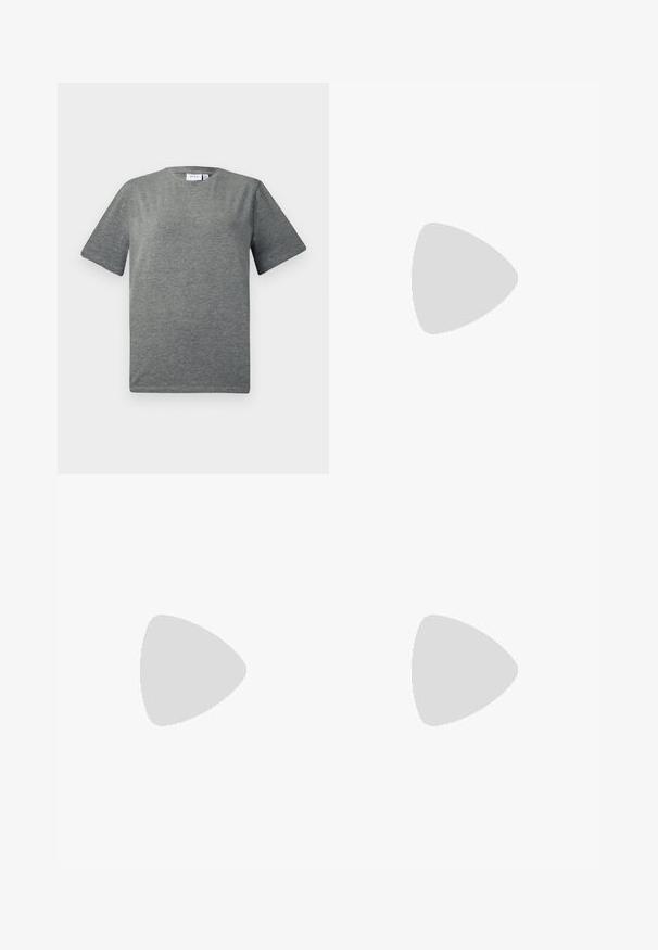 Pilkas trumpas rankovė t-shirt, pagamintas iš švelnaus medvilnės mišinio. Apvalus iškirpimas, laisvas siluetas su glotnia tekstūra ir minimalistišku dizainu.; American Eagle UTILITY SKORTY - Klostuotas sijonas - olive; Balti aukštakulniai sandalai su masyviu kulnu, su dirželių dizainu ir kulkšnies raiščiu. Lygi tekstūra su platforma priekyje, suteikianti papildomą aukštį.; Juodas odinis krepšys su išlenkta forma, nuimamu dirželiu ir auksiniais detalėmis. Krepšys turi kilpą su sagtimi.