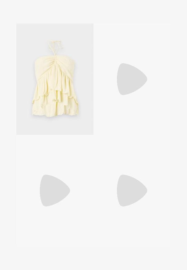 Haut jaune sans bretelles avec un corsage froncé, présentant des volants superposés. Fabriqué en tissu léger avec une texture douce. Se noue à l'arrière du cou.; Jupe plissée noire avec un motif floral vert et bleu, taille élastique et superposition transparente. Texture lisse avec une silhouette fluide.; Sandale à talon bloc transparent avec une sangle dorée métallique et un embellissement décoratif en strass sur l'orteil. Présente une tige transparente.; Lunettes de soleil avec monture en métal doré, verres verts, forme ronde, branches fines et accents en plastique blanc aux extrémités des branches.; Boucles d'oreilles en or en forme de fleur avec des pétales lisses et brillants et un centre texturé, comportant cinq pétales arrondis sur chaque boucle.