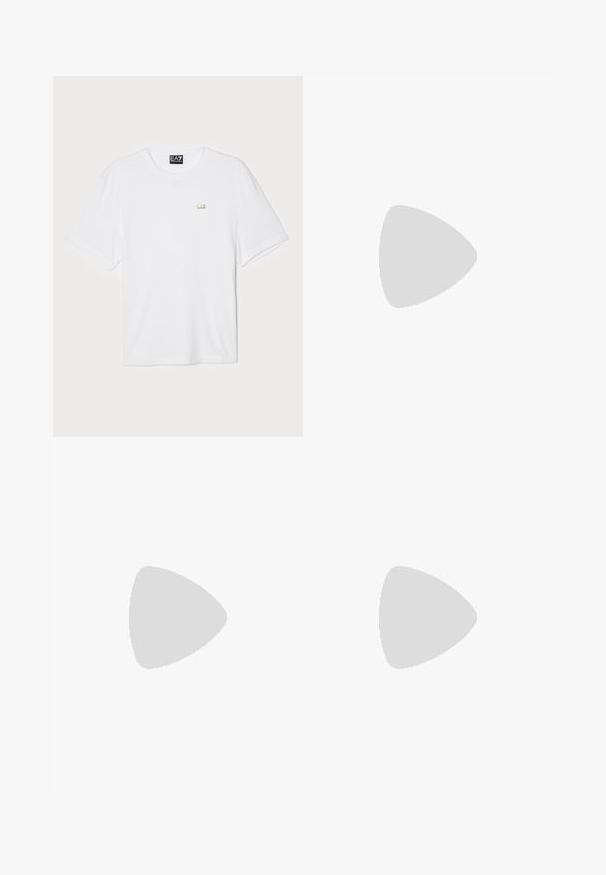 Vit bomull t-shirt med kort ärm, rundad halsringning, med en liten gul EA7-logotyp på vänster bröstområde.; EA7 Emporio Armani TROUSER - Träningsbyxor - black; Vita sneakers med svarta och grå accenter, läder och mocka material, snörningsdesign, vadderad sula och en distinkt sidodragningsdetalj.; Svart toteskväd i hållbart material, med platta sidor, dubbla remmar och ett logomärke på framsidan. Rent design och enkel textur.