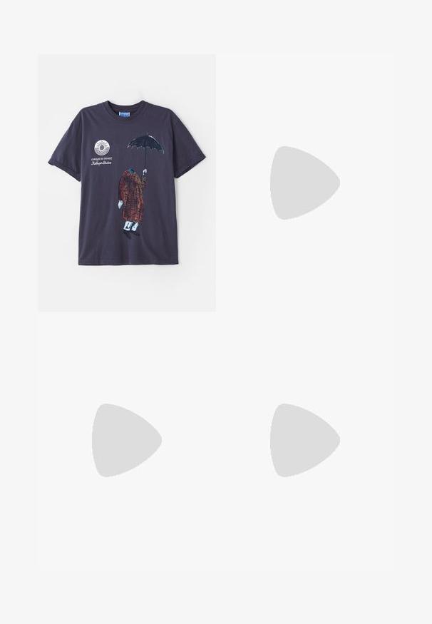 Navy cotton t-shirt featuring a headless figure in a brown coat with blue pants and black shoes, holding a black umbrella. Cirque du Soleil logo displayed.; Dark blue denim flared jeans with a high waist, featuring contrasting yellow stitching and metal hardware at the waist and pockets.; MSGM RETRO TRAINER - Trainers - light blue; White pearl necklace with evenly sized pearls, featuring a silver clasp with a decorative detail. Smooth texture and simple design.