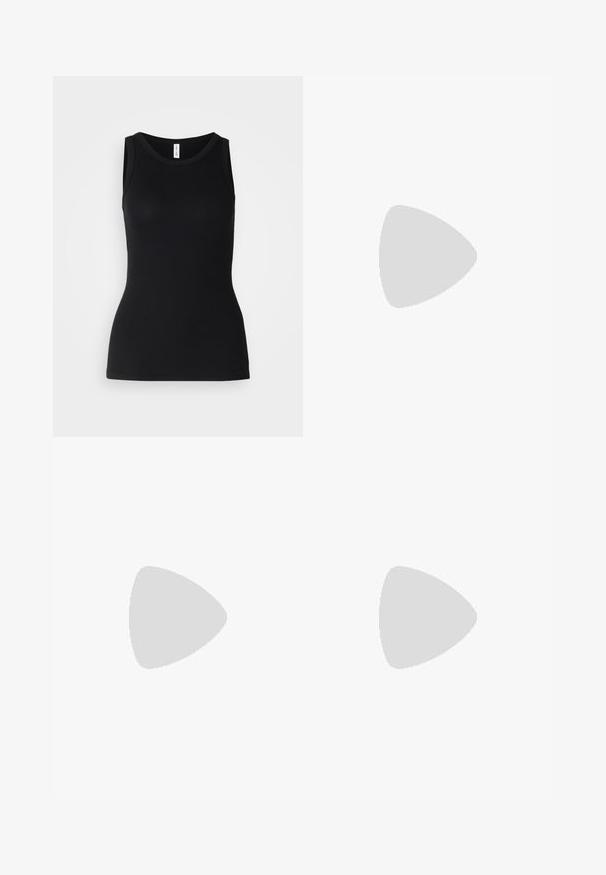 Sort ærmeløs tanktop lavet af ribbet stof, med rund halsudskæring og tætsiddende design, med en glat overflade og uden mønstre.; Filippa K DARCEY TROUSERS - Bukser - dark grey melange; Sorte læder ankelstøvler med en kraftig hæl, parret med sorte falske læder shorts og en lang sort frakke, der viser en urban stil.; Overdimensionerede sorte solbriller med en tyk ramme og guld accenter, båret med en sort blazer og en lys grøn skjorte, mod en horisontal baggrund.