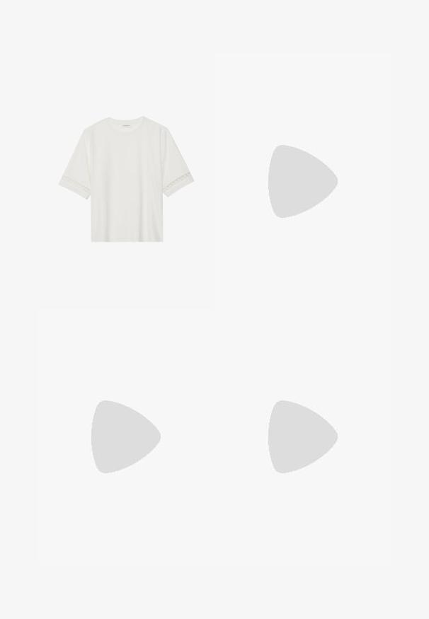 Valkoinen lyhythihainen t-paita, joka on valmistettu puuvillasta ja jossa on koristeellinen pitsireunus hihojen ympärillä sekä pyöreä pääntie.; Neulehousut, joissa on aaltoilu kuvio oranssin, ruskean, vaaleanpunaisen ja sinisen sävyissä, kermanvärinen vyötärönauha ja naru. Hieman aallotettu helma.; Valkoinen korkokenkä, jossa on paksu korko, ja joka sisältää nauhakiinnityksen ja nilkkaketjun. Sujuva pinta, jossa on platform-etupohja lisäkorkeutta varten.; Valkoinen synteettinen käsilaukku, jossa on kolmikulmainen muoto, tasainen etu läppä ja nauhadetail, säädettävä olkahihna, sileä rakenne ja minimalinen muotoilu.