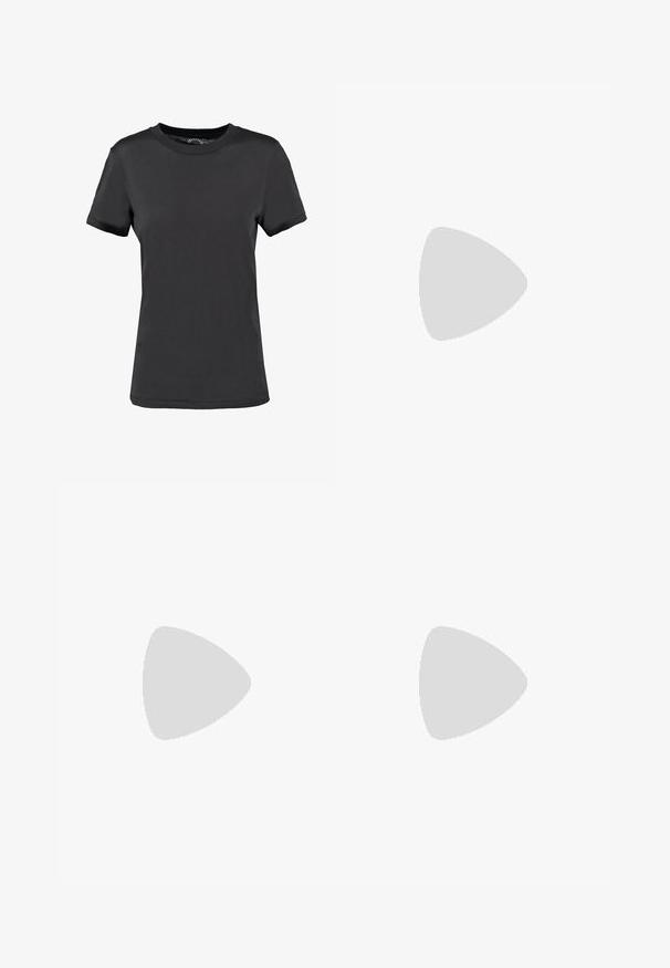 Črna majica s kratkimi rokavi, izdelana iz gladkega materiala. Ima okrogel izrez brez vidnih vzorcev ali naglasov, kar ponuja preprosto zasnovo.; Samsøe Samsøe AGNETA SKIRT - Krilo A-kroja - solitary star; Črn usnjen trench plašč z gumbi in detajli pasu, v kombinaciji s svetlo rjavimi prilegajočimi hlačami in črnimi loferji, sedeč na lesenem stolu.; Tommy Hilfiger ETERNITY MICRO TOTE MONO - Torbica - universal grey