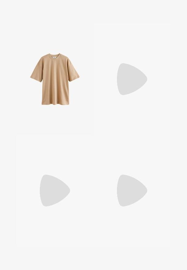 Beige T-Shirt aus Baumwolle mit kurzen Ärmeln, rundem Ausschnitt und lässiger Passform. Der Stoff hat eine glatte Textur und keine Muster oder Akzente.; Olivgrüne Hose aus einem glatten Stoff, mit einem Knopfverschluss, zwei Seitentaschen und einem geraden Schnitt.; Braune Lederloafers mit einer glatten Oberfläche, die über ein gesticktes Design, einen Slipper-Stil und eine strukturierte Gummisohle für besseren Halt verfügen.; Sonnenbrille im Schildpatt-Design mit rechteckigem Rahmen, braunem Verlaufsglas und schlanken schwarzen Bügeln mit dezenten Logo-Akzenten.