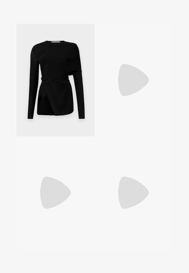 Musthave musta pikkade varrukatega topp, millel on asümmeetriline disain, koos voolava katte ja külglibisemisega. Valmistatud kergest, siledast kangast.; Mustad püksid, millel on segu sametist ja denimist. Kitsas lõige, küljetaskud ja pahkluu tõmblukud. Sile pind, millel on selged paneelid.; Mustad nahast kõrge kontsaga mulad avatud varbaga, terava disainiga, siledapinnalised ja kitsaste stilettokontsadega.; Must ja pehme nahast kott, millel on unikaalne keerdkujuline disain. Omab lühikest kätset ja eemaldatavat õlarihma. Minimalistlik stiil.