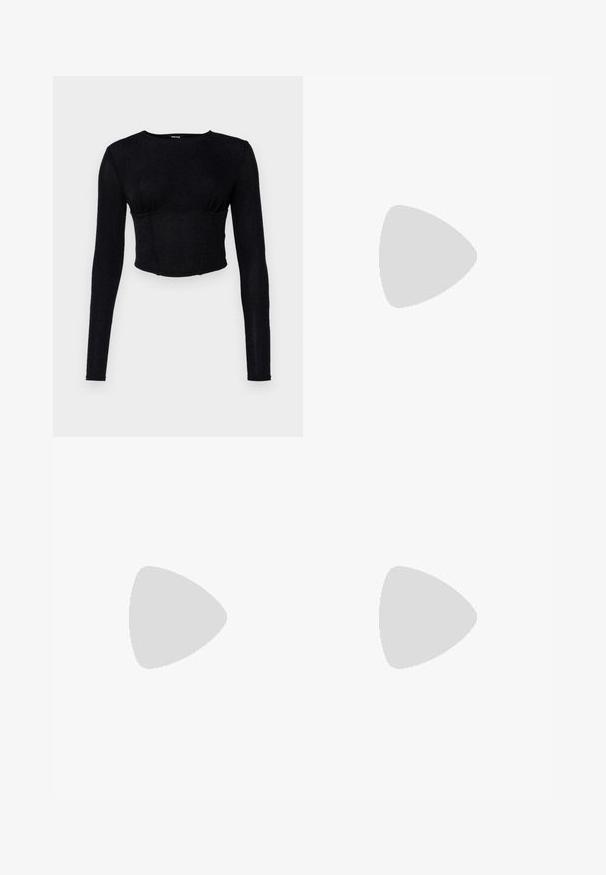 Crop top noir à manches longues en tissu texturé, avec une coupe slim et des fronces au niveau de la poitrine.; Jupe en denim bleu foncé avec un motif légèrement moucheté, dotée d'une fente avant et d'un design classique à cinq poches, agrémentée de quincaillerie en métal.; Bottes noires en cuir à talon carré et bout pointu, associées à un pantalon argenté brillant, mettant en valeur des textures épurées et des couleurs contrastées.; Sœur Sac bandoulière - cognac