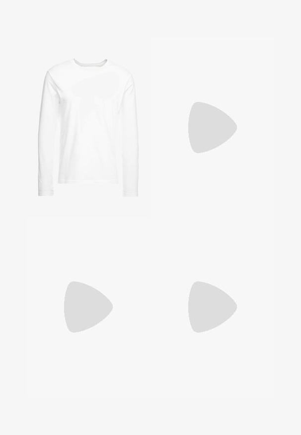 Hosszúujjú, puha pamutból készült fehér póló. Kerek nyakú, egyenes szegésekkel, látható minták vagy grafikák nélkül.; Fekete úszónadrág sima felülettel, derékszíjjal és a jobb alsó sarokban fehér logóval. Félcombig érő kivitel.; Barna bőr cowboy csizma magas szárral, hegyes orral, bonyolult varrási mintákkal és kis sarokkal. Az egész felületén texturált befejezés.; Fekete, téglalap alakú napszemüveg sötét lencsékkel, fényes felülettel, széles szárakkal és masszív keret designnal. Az egyik szárra gravírozott márkanevével.