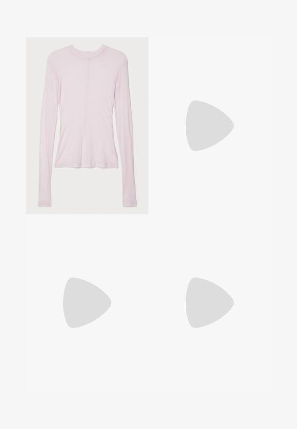 BITE Studios CREW NECK - Topper langermet - rose; Fuksia vide bukser med en glat tekstur, der har forlommer og en skræddersyet design for et struktureret udseende.; Sorte høye hæler med spiss tå-design og glatt lærtekstur. Kombinert med klare rosa, skreddersydde bukser.; Svarte solbriller med brune fargede linser; rektangulær form med tykk ramme, inkludert subtile hardware-detaljer på stengene.