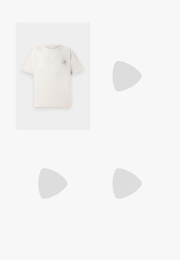 Jack & Jones JJDRAGON TEE CREW NECK - Print T-shirt - moonbeam; Pier One Denim shorts - black denim; Pier One Slip-ons - white; Pier One Cross body bag - beige