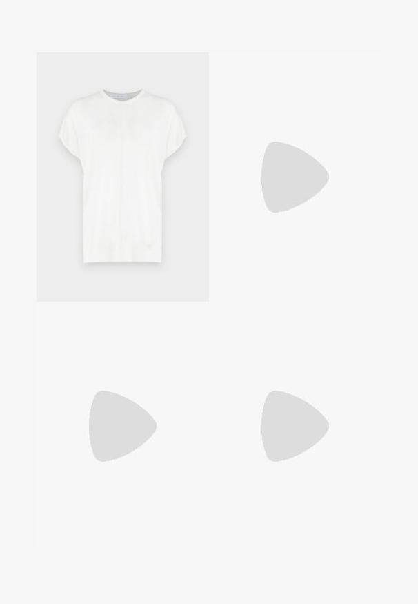 Fehér, rövid ujjú kötött felső kerek nyakkivágással, sima textúrával és finom varrás részletekkel az elülső részen.; Világoszöld, bő szárú nadrág puha anyagból, elöl gombos záródással, pliszékkel és letisztult szegéllyel.; Barna szőtt csúsztatós szandál lekerekített orral, nyitott dizájnnal, lapos talppal és texturált felülettel. Könnyű anyag és minimalista sziluett.; Pleátolt bézs bőr válltáska ezüst fém kerettel, két kerek díszcsattal és ezüst lánc pánttal.