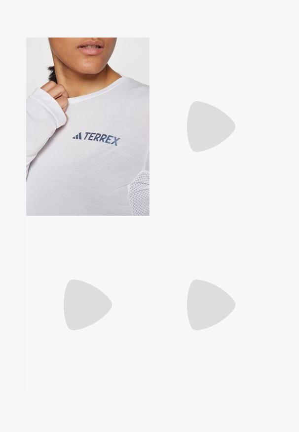 Hvit langermet skjorte med en blå "TERREX"-logo. Stoffet er lett med teksturerte mesh-detaljer på skuldrene.; Lys beige shorts med elastisk midje, glatt tekstur og enkelt design. Har ingen synlige lukkinger eller mønstre.; Beige og rosa Salomon løpesko med svart logo og designakenter, kremfarget mellomsåle og rosa yttersåle, sett fra siden på en ensfarget bakgrunn.; Sorte solbriller med mat finish, rektangulære linser, lett kurv på brillestengene, diskret logo detaljer, og røyktinted linser.