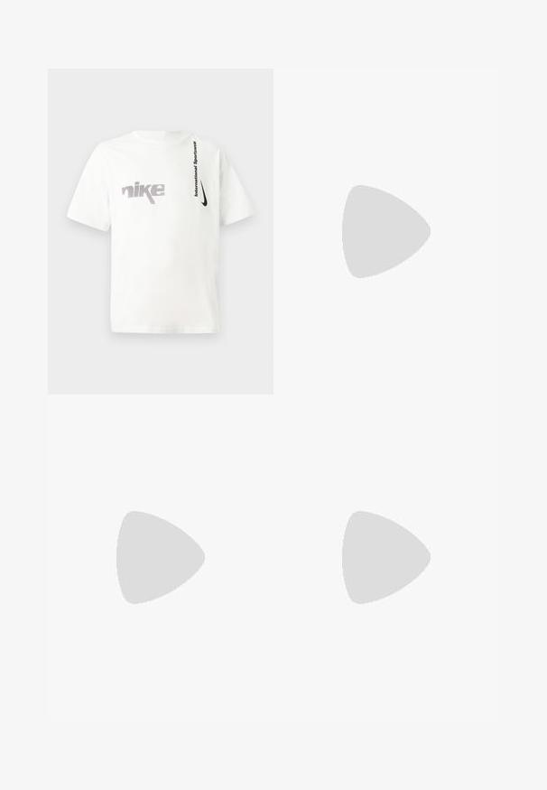 Tricou alb din bumbac, cu un logo Nike gri proeminent și text negru "International Sportswear" pe partea stângă. Mâneci scurte.; Pantaloni scurți negri dintr-un material cu textură netedă, cu pliuri, închidere cu buton și o margine conformată pentru un aspect structurat.; Pantofi de alergare negri, cu o parte superioară netedă din material sintetic, accente perforate, panouri laterale texturate și o talpă distinctivă și elastică.; Ochelari de soare albi cu rame rotunde și lentile închise la culoare. Prezintă o textură plastică netedă și un logo mic pe bradă.