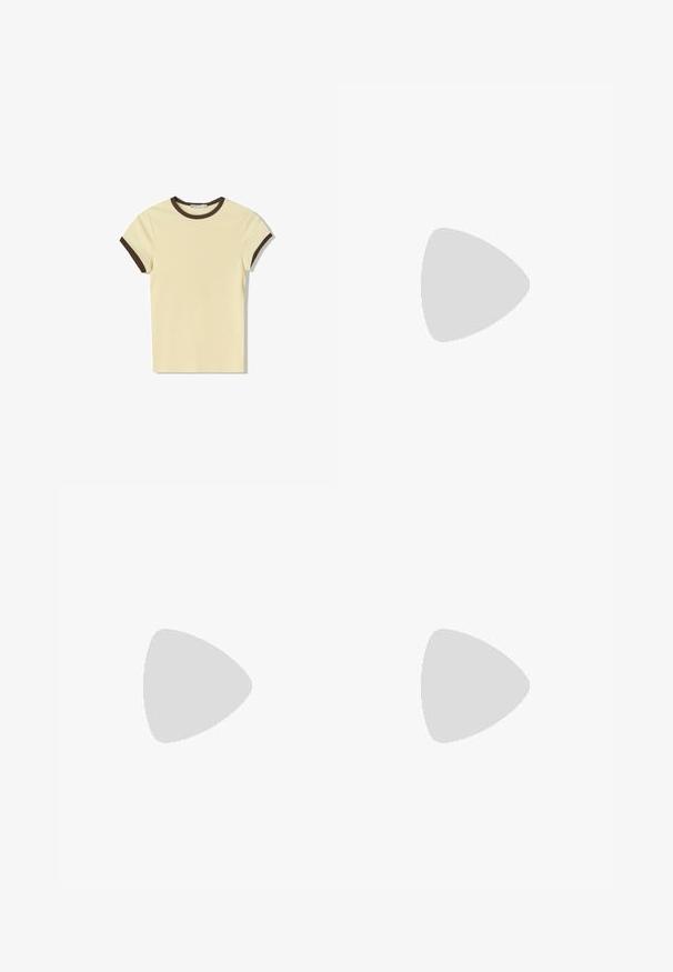 T-shirt kratkih rukava, okrugli izrez u svijetloj žutoj boji od pamuka s kontrastnim smešnim rebrastim ovratnikom i zapešćem, s opuštenim krojem.; Žuta pamučna košulja s oštrim ovratnikom, spuštenim gumbima sprijeda, dugim rukavima i opuštenim krojem. Glatka tekstura i jednostavan dizajn.; Bež prugaste hlače s elastičnom gumom u struku, imaju dva bočna džepa, širok kroj i okomite crne prugice kao ukras.; Trkačke cipela s prozračnom bijelom mrežom, srebrnim akcentima, sivim vezicama i izdržljivom crnom gumenom potplatom. Lagani, amortizirani dizajn.; Zlatna teksturirana torba s zakrivljenim oblikom i kratkom ručkom, koju drži osoba u crnoj plisiranoj suknji i crnim kožnim kaubojskim čizmama.