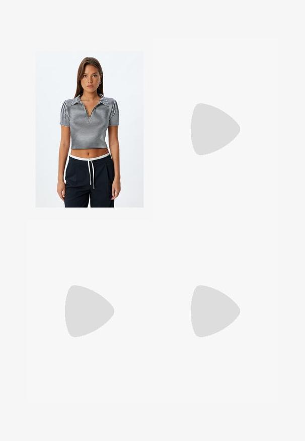 Zwart-wit gestreepte crop top met een ritskraag en korte mouwen, gemaakt van een lichte, gestructureerde stof.; Zwarte op maat gemaakte broek met een rechte snit, voorzien van een gladde stoftextuur, lage tailleband en zonder zichtbare sluitingen of zakken.; Zwarte leren ballerina met een ronde neus, minimalistisch ontwerp en een kleine strikaccent aan de voorkant. Gladde textuur, profiel lage zool.; CHIMI CODE - Zonnebril - tortoise; Zwarte leren hobo tas met een gladde textuur, halve maan vorm en een verstelbare schouderriem. Voorzien van een goudkleurige rits en een minimalistisch ontwerp.
