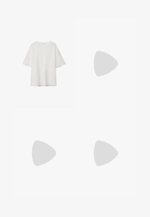 T-shirt bianco a maniche corte con scollatura rotonda e vestibilità ampia. Realizzato in tessuto morbido senza pattern o dettagli visibili.; Gonna nera con vita arricciata, caratterizzata da audaci motivi a foglia astratti in marrone e bianco e tessuto plissettato per texture e movimento.; Sandali con tacco in vernice nera, con punta squadrata, cinturini alla caviglia e fibbie in argento. Presentano un tacco a blocco spesso per maggiore stabilità.; Borsa a tracolla nera in pelle con una forma curva, manico rimovibile e accessori dorati. La borsa presenta una patta con un dettaglio a fibbia.