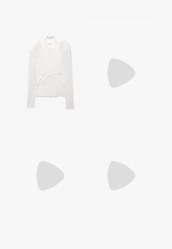 PULL&BEAR LAYERED WITH CROSSOVER NECKLINE  - Longsleeve - white; Jaded London CHECK BOXER PUFFBALL SKIRT - Minirok - multi; PULL&BEAR STUDDED  - Ballerina's - brown; Desigual SEAL - Halsdoek - blue denim; MICHAEL Michael Kors SCARLETTXS XBODY - Handtas - brown/acorn