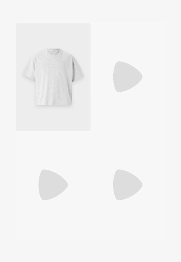 Tricou gri din bumbac, cu guler rotund, mâneci scurte și o croială lejeră. Materialul are o textură subtilă și nu prezintă modele sau embellismente vizibile.; Jeans din denim bleu deschis cu o croială regulară, prezentând petice uzate și margini desfăcute. Închidere cu nasture și design cu cinci buzunare.; Sneaker alb cu accente negre și gri, având un capac de vârf gri texturat, talpă din cauciuc negru și șireturi plate albe. Design elegant, stil minimalist.; Pungă de mijloc din material textil negru, cu o formă rotunjită, buzunar frontal cu fermoar și textură netedă. Fără modele sau accente vizibile. Design ușor.