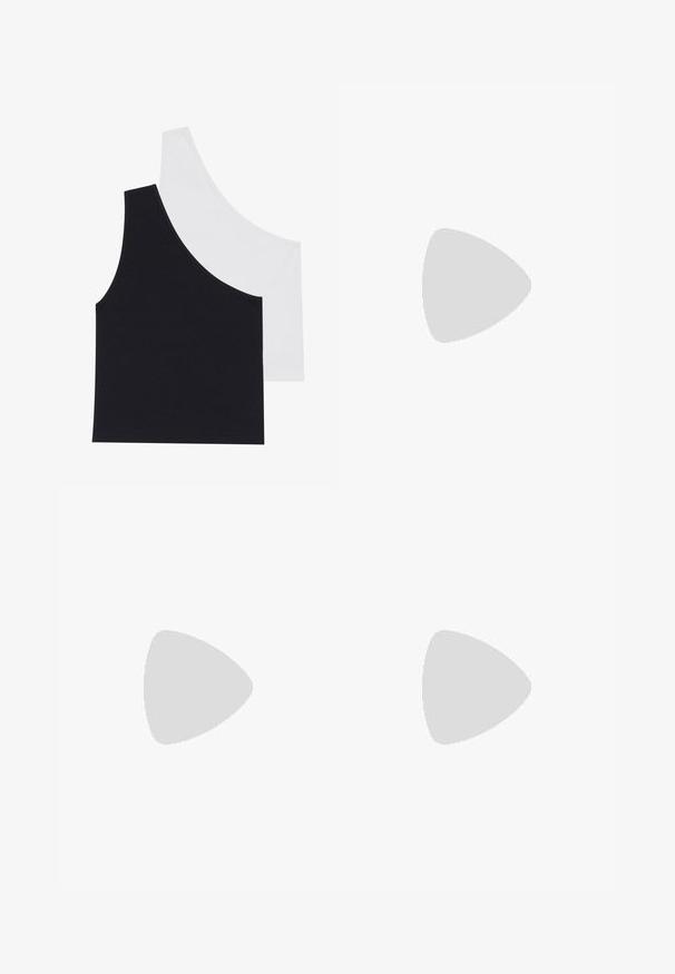 Débardeurs côtelés en noir et blanc avec un col asymétrique ; tissu doux en mélange de coton ; design ajusté ; sans matériel ni motifs visibles.; Shorts bleu clair en coton avec des rayures blanches verticales. Comprend une taille élastique et une coupe large et décontractée.; Mocassins en cuir noir avec un nœud lié, présentant des œillets dorés le long des côtés et une semelle en caoutchouc plate. Texture lisse, design classique.; Sac à main en simili cuir noir avec une texture crocodile, un dessus resserré et une sangle froncée. A l'apparence douce et compacte.