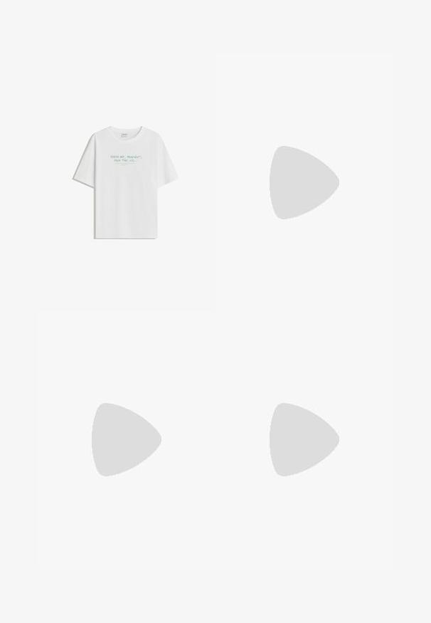 Weißes Baumwoll-T-Shirt mit lockerem Schnitt, Rundhalsausschnitt und hellgrünem Text: „FRISCHE LUFT, PLAYLIST, FREIE ZEIT, usw...“ auf der Vorderseite.; Leichte Shorts mit einem elastischen Bund, die eine Mischung aus olivgrünen und beigen Paneelen sowie einer strukturierten Oberfläche aufweisen.; Braune und grüne Lederbootsschuhe mit einem weißen gestickten Design, runden Schnürsenkeln und einer strukturierten Gummisohle. Robuste Bauweise mit Metallösen.; Braune rechteckige Sonnenbrille mit getönten Gläsern, Kunststoffrahmen und Metallelementen an den Seiten. Bietet ein elegantes Design und eine glatte Textur.
