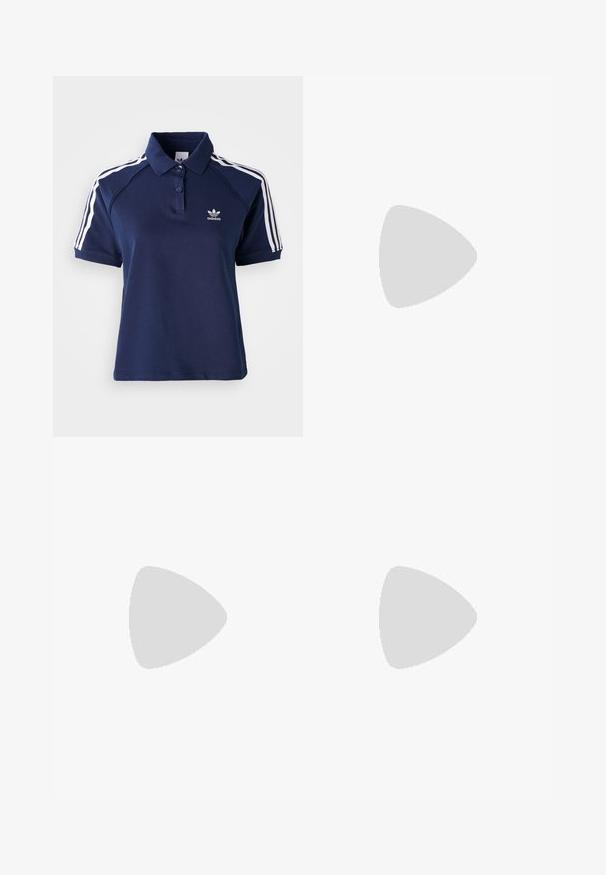 Polo shirt bleu marine en mélange de coton avec un col, trois boutons et des rayures blanches le long des épaules ; arbore un logo brodé.; Pantalons larges bleu marine avec des rayures blanches verticales, taille élastique et trois rayures blanches de chaque côté, fabriqués dans un matériau léger.; Baskets de sport noir et blanc au design élégant, semelle en caoutchouc, fermeture à lacets et trois rayures blanches sur les côtés.; Sac en tissu noir avec un motif texturé et matelassé. Forme arrondie, poignées courtes et épaisses, et structure souple et flexible.