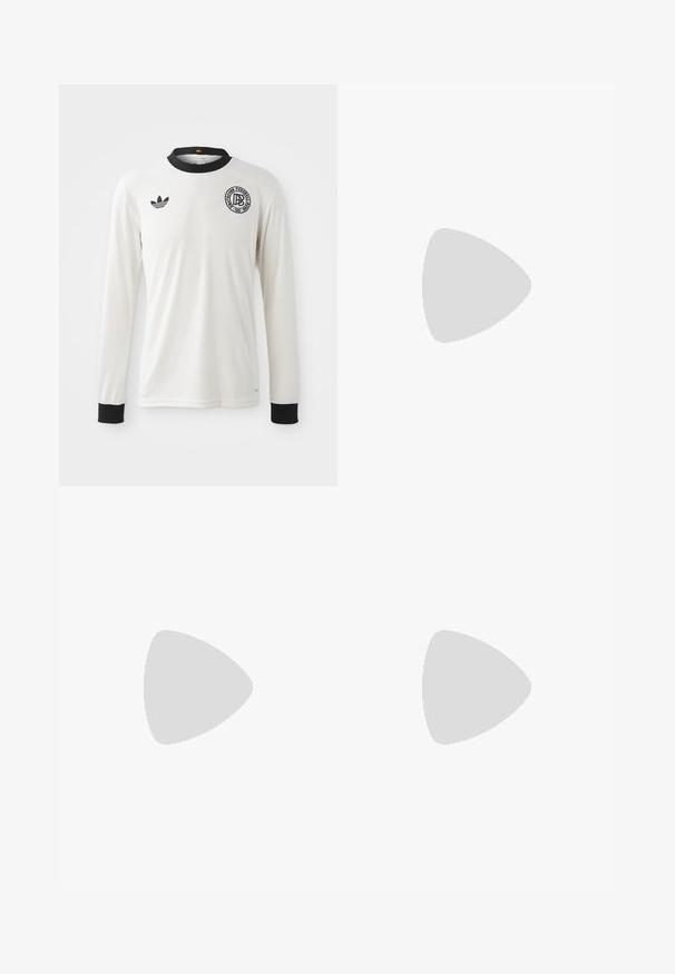Tricou de fotbal cu mânecă lungă albă, cu textură ribbed, guler și mansete negre, ce prezintă logo-ul Adidas negru și un emblemă grafică circulară.; Cămașă-jachetă neagră cu mânecă lungă, guler, închidere frontală cu butoane și două buzunare cu clapetă la piept, pe fundal alb simplu.; Pantaloni negri, croiți pe măsură, cu pliuri frontale, închidere cu nasturi și bucle pentru curea, expuși pe un fundal alb.; Adidași Samba albi cu dungi negre, șireturi negre, călcâi din suede bej și talpă din cauciuc de tip gumă, prezentați din profilul stâng.