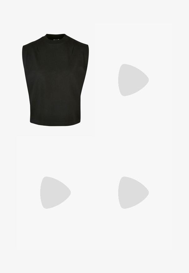 Schwarz ärmelloses Top aus Baumwolle mit hohem Ausschnitt, strukturierten Schultern und lockerer Passform, sauberem Saum und ohne sichtbare Muster.; Oversized schwarzer Strickpullover mit geripptem Saum, kombiniert mit einem transparenten schwarzen Spitzrock mit floralem Muster. Schwarze Schuhe runden den Look ab.; Schwarze Lederloafers mit runder Zehenform, dekorativem Fransenbesatz und goldenen Hardware-Akzenten. Dicke Gummisohle für zusätzlichen Halt und Strapazierfähigkeit.; Schwarze Sonnenbrillen mit eckigen Rahmen, getragen von einem Mann und einer Frau. Der Mann trägt ein blau-weiß gestreiftes Hemd unter einer dunklen Jacke; die Frau hat ein dunkles, gemustertes Oberteil an.; Schwarze Lederhandtasche mit geschwungenem Design, ausgestattet mit einem abnehmbaren Schulterriemen und silbernen Hardware-Details. Glatte Oberfläche mit einem dezenten Logo.