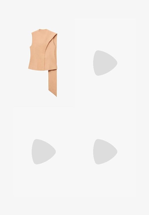 Tan mouwloos topje met een asymmetrisch ontwerp, voorzien van een geplooide kraag en een lange, hangende paneel aan één kant. Glad stoftextuur.; Lichtblauwe, knielange rok met een losse pasvorm, voorzien van een elastische tailleband en verstelbare koordsluitingen. Glad, lichtgewicht stof.; Beige leren hoge hak pumps met een spitse neus en een gladde textuur. Beschikt over een slanke stilettohak en een lage vampontwerp.; Roze leren handtas met een gestructureerde vorm, voorzien van een glanzende sluiting en een enkele verstelbare schouderband. Getextureerde afwerking met gouden hardware.