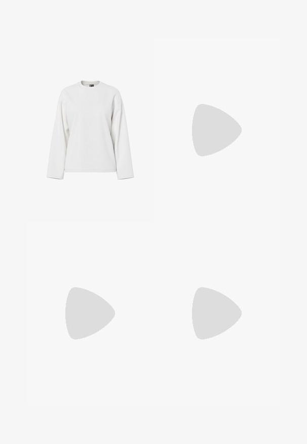 Hvid langærmet sweatshirt med rund halsudskæring, afslappet pasform og blød tekstur. Ingen synlige mønstre eller hardware-detaljer.; Sort knælang nederdel med elastisk talje, der har et subtilt rutemønster og en glat overflade. Den har et svævende design.; Sort læder balletflade med en rund tå, glat tekstur, lav profil og minimalistisk design, der har en subtil syningsdetalje.; Wayfarer-solbriller med mørk skildpaddeplastikramme, grønne linser og sølvfarvet Ray-Ban-logo på stængerne.