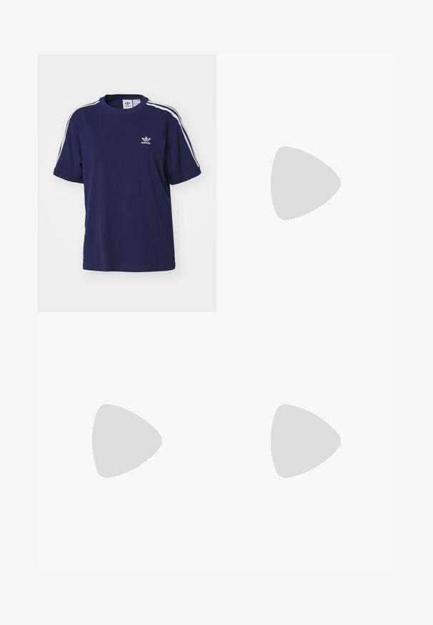 adidas Originals 3 STRIPE  - T-shirt print - dark blue; Navyblauwe wijde broek met verticale witte strepen, elastische tailleband en drie witte strepen aan elke kant, gemaakt van een lichtgewicht materiaal.; Rode plastic klomp met ventilatiegaten, een verhoging bij de hak en een bloemaccent bovenop. Voorzien van een achterkantstrap en textuur aan de zijkanten.; Aviator zonnebril met een gradient blauwe lens, zilveren metalen frame en decoratieve sterrenaccenten op de lens. Glad en strak ontwerp.