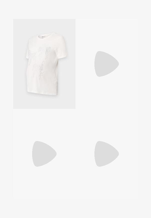 T-shirt en coton blanc à manches courtes, avec un design de feuilles soulignées de petits clous métalliques. Encolure ronde, coupe décontractée.; Pantalons de couleur brun clair, à coupe ample avec une taille élastique et un lien réglable, fabriqués en tissu doux, affichant un design à jambes droites.; Baskets blanches en matériau synthétique lisse, avec un bout arrondi, un design à lacets, une semelle plate et des détails perforés discrets.; Sac fourre-tout en suède brun avec une texture douce, présentant une seule bandoulière et une ouverture supérieure légèrement courbée. Aucun détail de matériel visible.