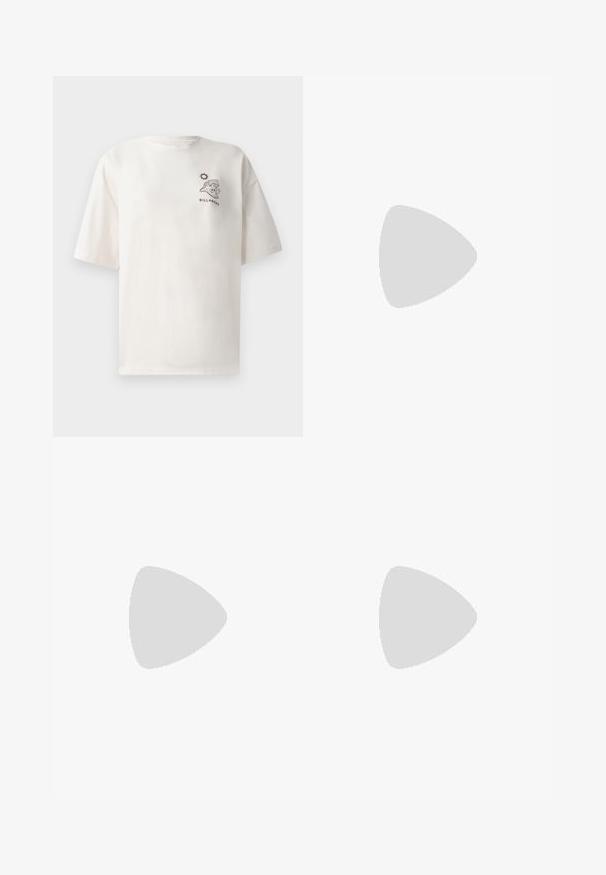 Krämfärgad bomull T-shirt med korta ärmar, prydd med en grafisk av en våg och sol, samt texten "BILLABONG" på framsidan.; Lila shorts gjorda av lättviktig tyg med elastisk midja, med två framfickor och en avslappnad passform.; Vit högklackad sandal med en kraftig klack, med ett remdesign och ankelband. Slät textur med en plattform framtill för ökad höjd.; Vit axelväska med en strukturerad yta, en centralt placerad spänneaccent och en rundad form. Dragkedjestängningar på båda sidor.