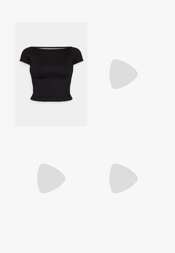 BDG Urban Outfitters  ALICIA  czarny; Czarne dżinsy z kontrastowym białym przeszyciem, pięcioma kieszeniami i metką z boku. Standardowy krój, prosty fason nogawki.; Jasnofioletowe zamszowe sneakersy z białymi akcentami, płaskimi sznurówkami i grubą białą podeszwą, noszone z jasnymi skarpetkami i luźnymi dżinsowymi spodniami.; Srebrne kolczyki w formie kółek o gładkim, polerowanym wykończeniu. O okrągłym kształcie i pewnym zapięciu na klik. Lekka konstrukcja odpowiednia do codziennego noszenia.