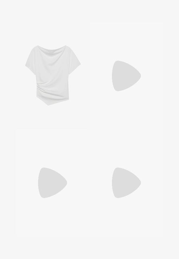 Wit top met korte mouwen en een off-the-shoulder ontwerp, voorzien van een gedrapeerde textuur en een geplooid detail aan één kant. Glad materiaal.; Lange, A-lijn rok van lichtroze satijnen stof. Glad textuur met een vloerlange ontwerp en een eenvoudige, onversierde silhouet.; Beige slingback hakken met een puntige neus en een lage, uitlopende hak. Gemaakt van glad leer met een minimalistisch ontwerp en een verstelbare band.; Zilveren ring met ovale en ronde secties, versierd met meerdere heldere edelstenen, wat een gestructureerde, glinsterende uitstraling creëert.