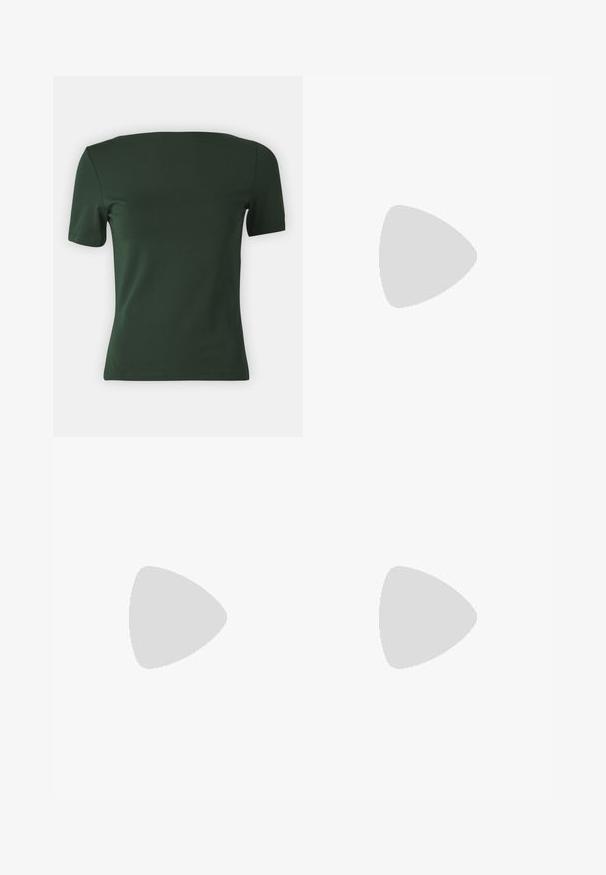 T-shirt de manga curta verde escuro, feito de algodão, com um clássico decote redondo e uma forma ajustada, com acabamentos limpos nas bainhas.; Calças de treino de algodão cinza-claro com cintura elástica e cordão, corte de perna reta, sem logótipos ou padrões visíveis.; Sapatilhas atléticas New Balance em branco e verde claro, com tecido em malha, sola bege e sola preta, apresentadas de lado sobre um fundo simples.; Óculos de sol cat-eye pretos com acabamento mate, apresentando lentes cinzentas, ângulos acentuados e hastes elegantes. Nome da marca visível na parte interna da haste.