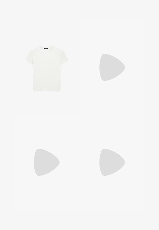 Prosta, biała koszulka z krótkim rękawem i okrągłym dekoltem, o dopasowanym kroju, zaprezentowana na płasko na białym tle.; Brąskowa spódnica warstwowa wykonana z miękkiego materiału. Posiada elastyczny pas oraz haftowane wzory w geometrycznym wzorze.; Brązowe zamszowe niskie sneakersy z kremowymi akcentami, teksturowana powierzchnia, czarna gumowa podeszwa oraz wyhaftowane logo z boku i na języku.; Czarne, oversize okulary przeciwsłoneczne z owalnymi soczewkami, gładkim plastikowym mostkiem i złotymi akcentami na zausznikach. Ciemne soczewki zapewniają ochronę przed słońcem.