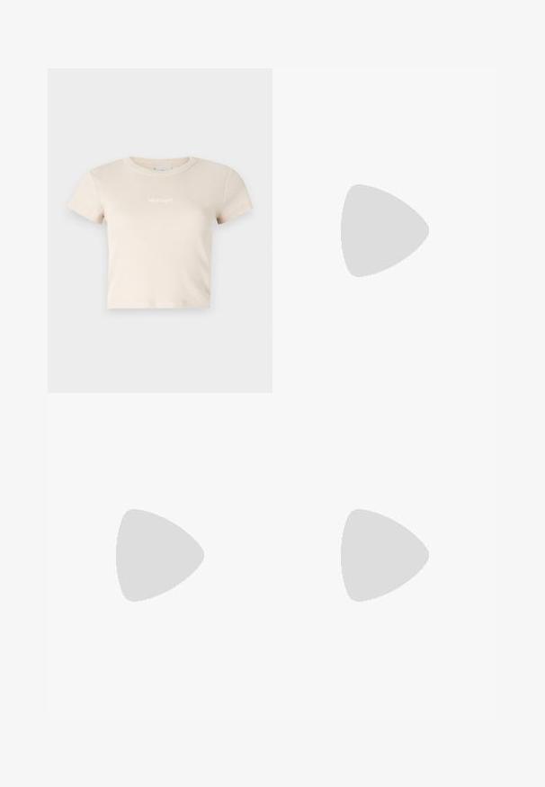 T-shirt cropped beige realizzato in tessuto a costine, con scollo rotondo e maniche corte. Include un piccolo logo a contrasto sul davanti.; Pantaloni bianchi a gamba larga con un tessuto testurizzato e crepato. Presentano una vita elasticizzata e tasche laterali per maggiore comodità.; Sandal con cinturini intrecciati neri e suola piatta color beige. Presenta più cinture sottili sul piede e un design minimalista. Suola strutturata per una migliore aderenza.; Borsa a tracolla beige con due tasche frontali, realizzata in tessuto. Cardigan over-size nero con strisce bianche e dettagli di testo ricamati.