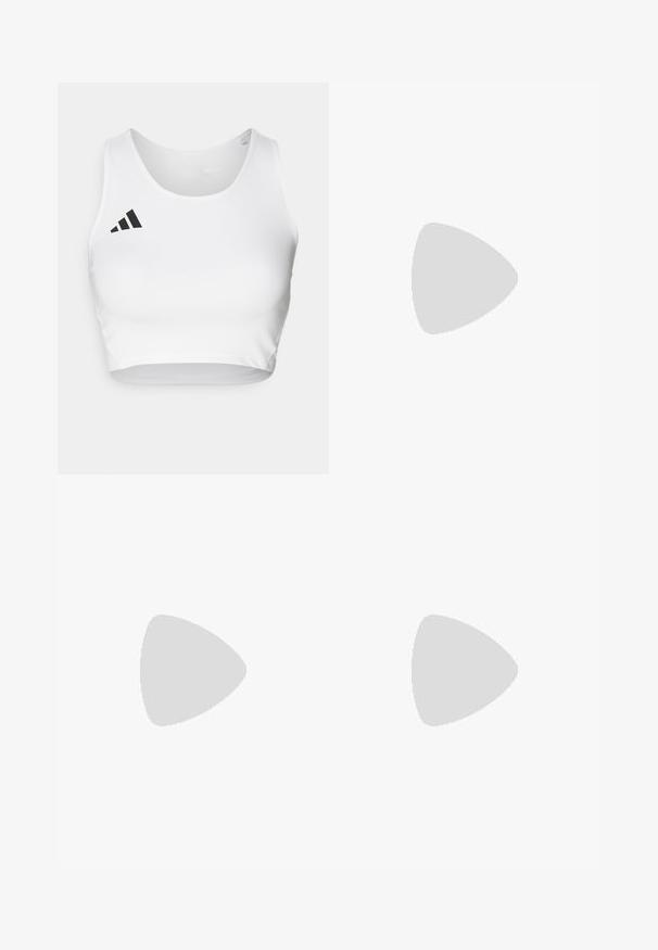 Biely športový crop top vyrobený z hladkej látky, s okrúhlym výstrihom a čiernym logom na ľavej strane.; Čierne športové šortky z elastického materiálu. Vysoký pás, dĺžka do polovice stehna, s bielym logom troch pruhov na dolnej ľavej strane.; Bežecká obuv s ľahkým krémovým zvrškom, modrým brandingom a oranžovými akcentmi na podrážke. Sieťovina pre lepšiu priedušnosť.; Čierne slnečné okuliare s matným povrchom, obdĺžnikové šošovky, mierna krivka na straničkách, nenápadný detail loga a šošovky so zafírovaným tónovaním.