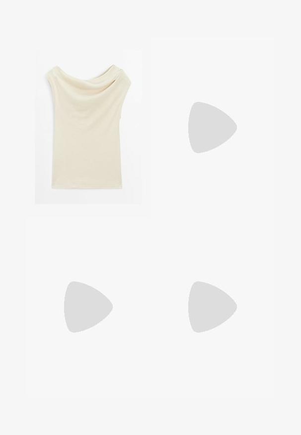 Beige off-shoulder top van zacht, lichtgewicht materiaal. Heeft een gedrapeerd ontwerp met korte mouwen en een gladde textuur.; Witte denim capripan met een knoopsluiting, vijf zakken en een rechte snit. Heeft een lichte textuur en omgezoomde enkels.; Atletiekschoen met een lichtgrijs mesh bovenwerk en suede accenten, witte veters en een zwarte rubberen zool. Opvallend ABZORB dempingdetail.; Bruine schildpad zonnebril met ovale lenzen en een donkergrijze tint. Bevat een goudkleurige accent op de slapen. Glad plastic oppervlak.; Codello SUPERSOFTER SCHAL - Sjaal - white medium; Witte leren handtas met een geweven textuur, lange schouderriem, ritssluiting en een decoratief logo. Beschikt over kwastaccenten aan de uiteinden.