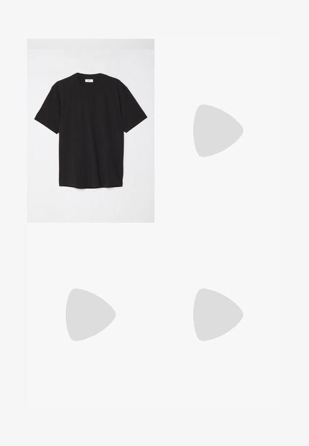 Tricou negru din bumbac, cu guler rotund, mâneci scurte și o croială lejeră. Design simplu, textură netedă și fără modele sau logo-uri vizibile.; Pantaloni scurți cargo bej dintr-un amestec de bumbac, prevăzuți cu două buzunare laterale, închidere cu button și o etichetă roșie cosută pe partea din față.; Adidași din suede negru cu dungi metalice aurii, talpă din cauciuc texturat și șireturi negre. Prezintă un logo pe călcâi și o limbă netedă.; Ochelari de soare supradimensionați, de culoare neagră, cu lentile gradient în nuanțe de violet, finisaj lucios și accente aurii pe brad. Formă rectangulară a ramei.